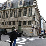 belgia isi vinde cladirile istorice