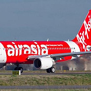 avion airasia disparut posibile fragmente de avion in marea java