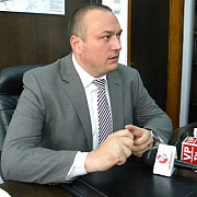 iulian badescu primarul ploiestiului retinut in dosarul finantarii ilegale a echipei de fotbal petrolul