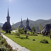 manastirea barsana din maramures dainuieste de 600 de ani