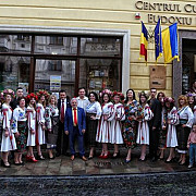 spectacol folcloric romano-ucrainean  la cafeneaua bucuresti din cernauti