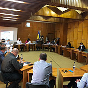 alesii locali campineni si-au incordat muschii si au respins reorganizarea primariei campina propusa de primarul moldoveanu