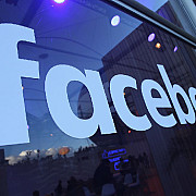 facebook a blocat doua campanii de manipulare