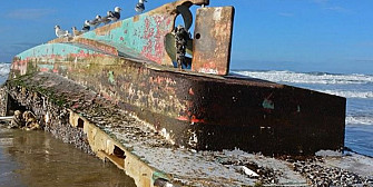 o nava-fantoma disparuta dupa tsunamiul din 2011 descoperita pe coasta sua
