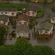marea britanie doua persoane au murit iar 800 de case au fost inundate