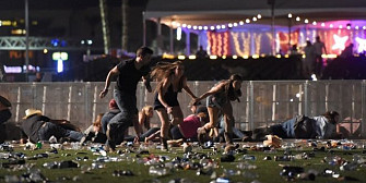 atac armat la las vegas in timpul unui festival de muzica country - cel putin 50 de morti si peste 200 de raniti