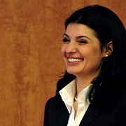 lavinia sandru femeia anului 2011 in politica