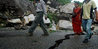 peste 3600 de morti si 6500 de raniti in urma cutremurului din nepal