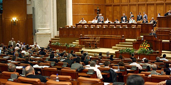 senatorii si deputatii amana din nou modificarea statutului lor