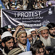 drapelele frantei incendiate in pakistan si gaza
