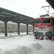traficul ferofiar afectat de ninsori patru trenuri au intarzieri de aproximativ doua ore