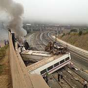 tren deraiat in spania cel putin 45 de morti