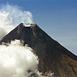 vulcanul filipinez mayon a erupt