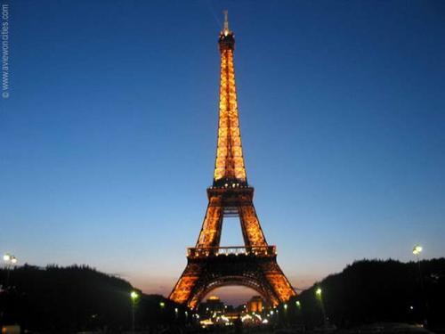 Turnul-Eiffel-Paris-Franta