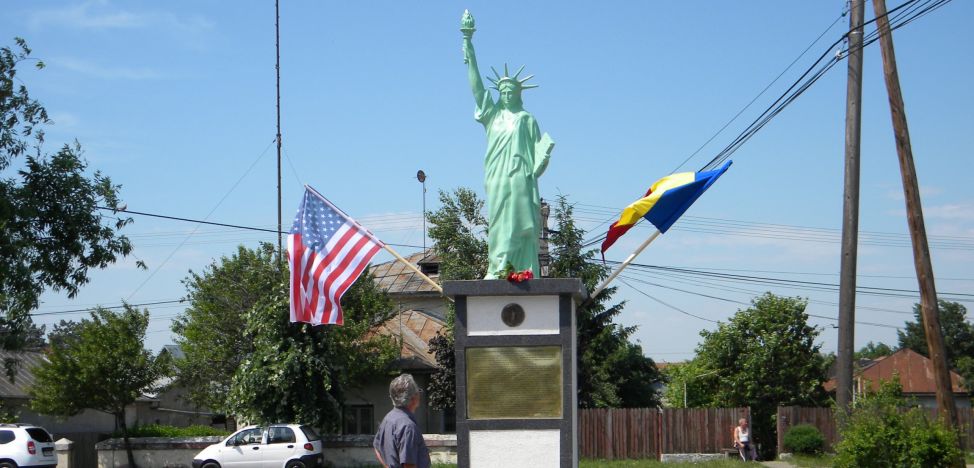 Imagini pentru Statuia Libertății New York