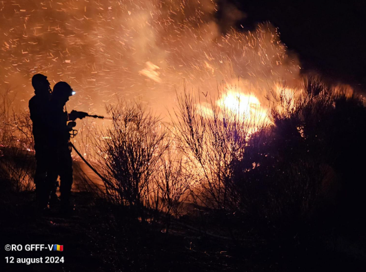 pompierii romani lupta cu incendiile devastatoare din grecia