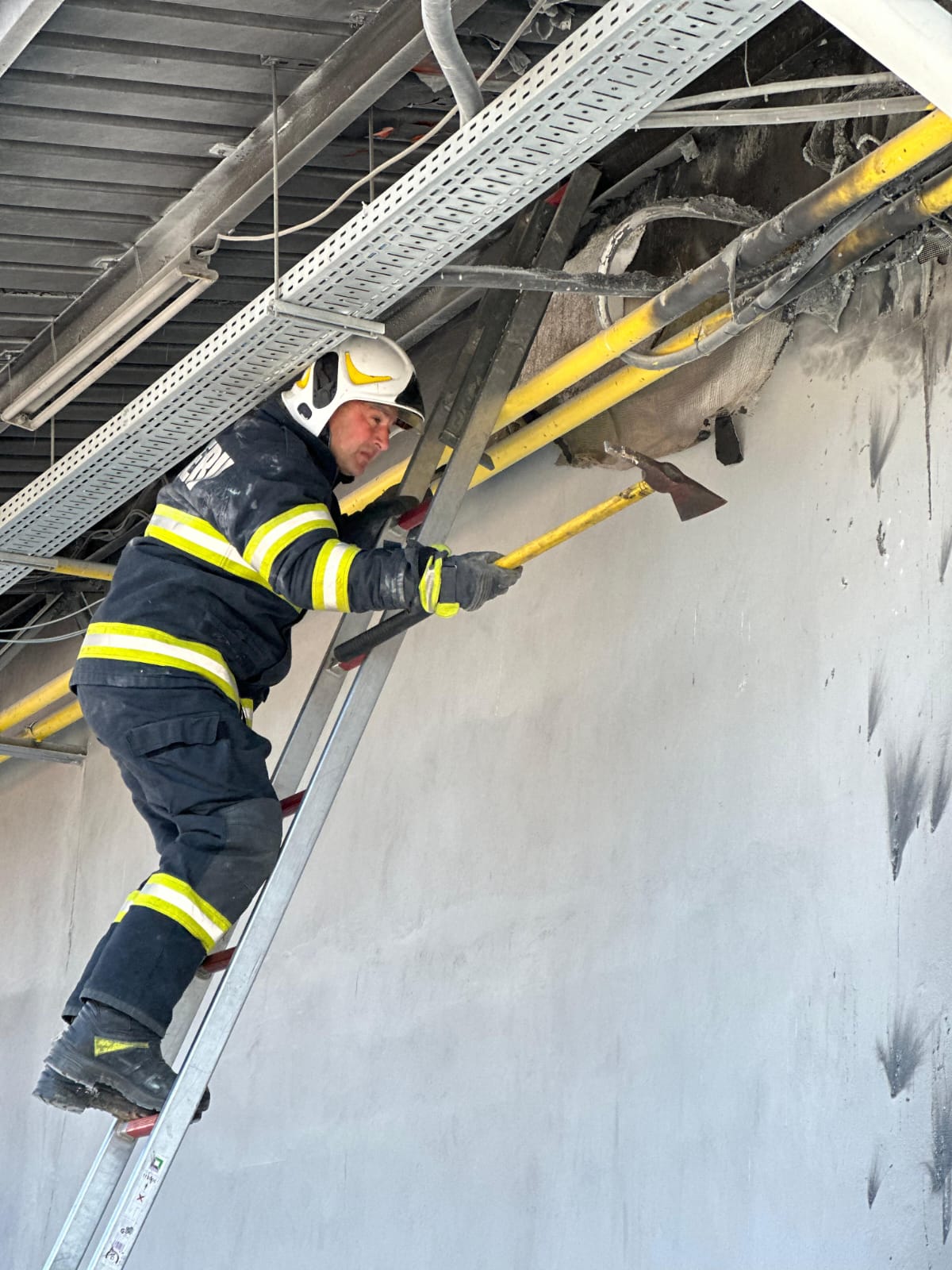 alerta de incendiu la un centru comercial din ploiesti