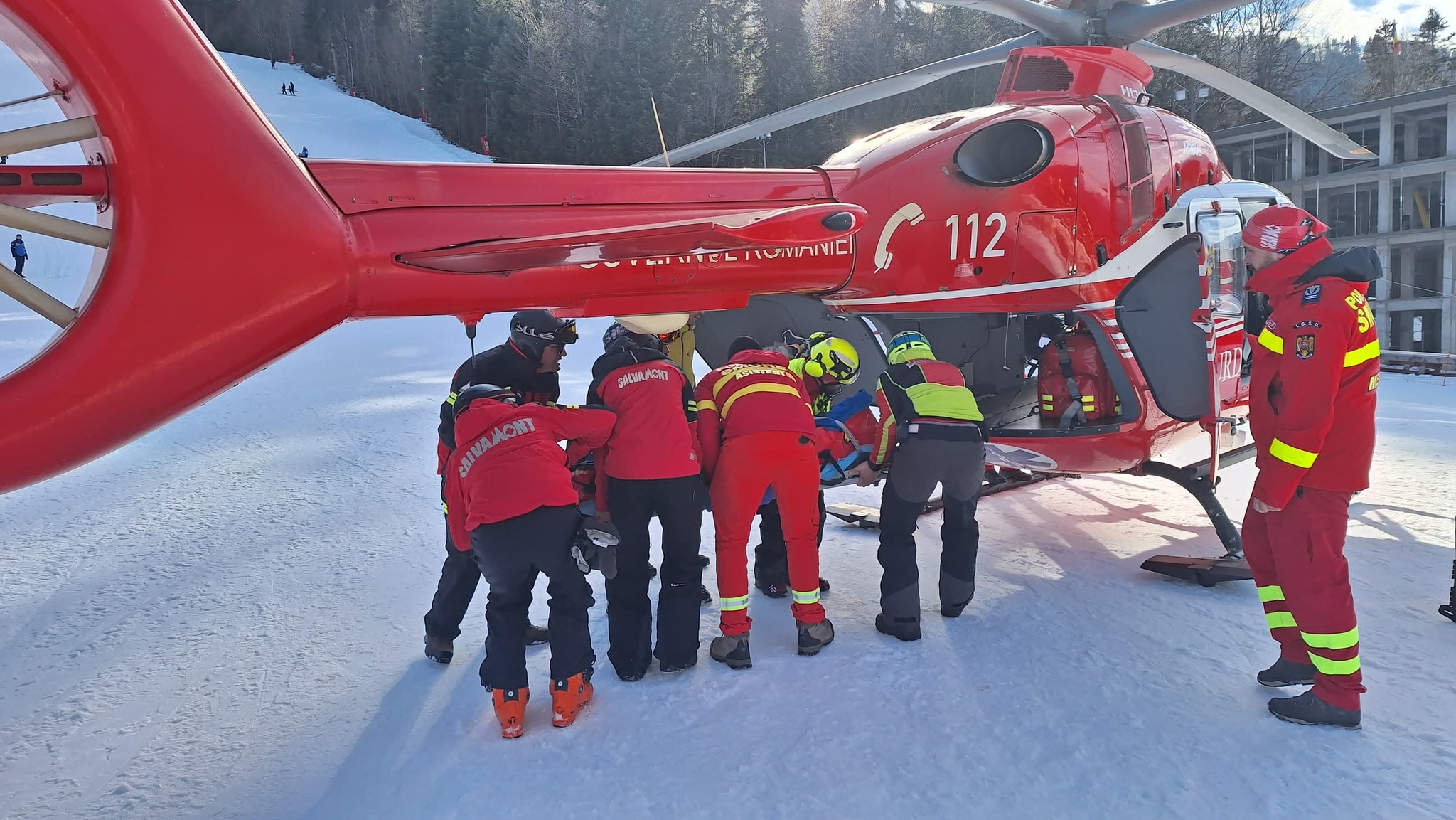 accident grav pe partia din azuga un schior transportat de urgenta cu elicopterul