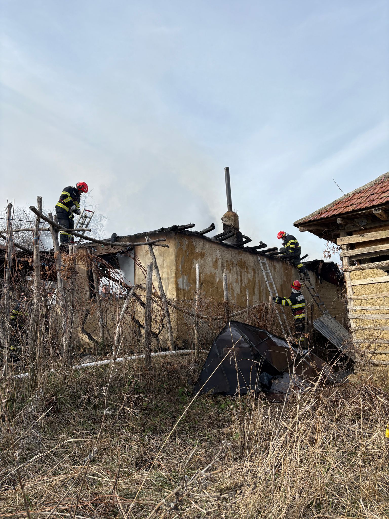 tragedie in salcia incendiu devastator soldat cu un mort