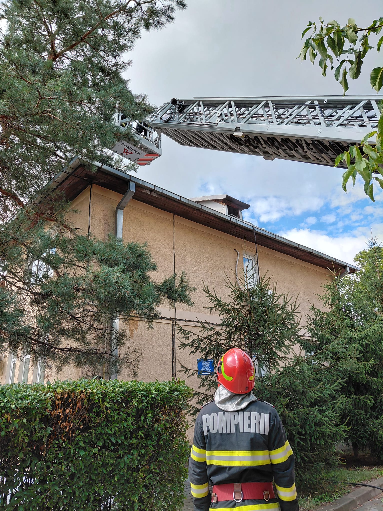 alerta de incendiu la primaria boldesti-scaeni