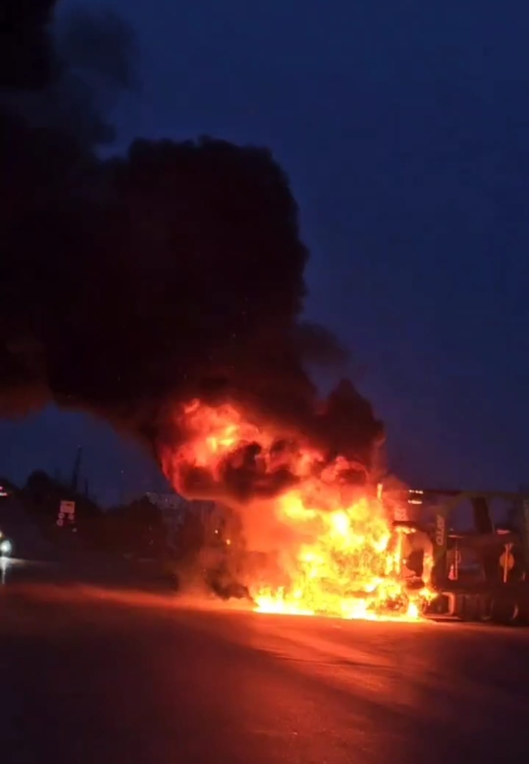 autocamion cuprins de flacari in ploiesti circulatia complet blocata