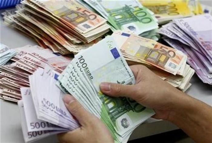 romanii din diaspora obligati sa justifice sumele peste 1000 euro trimise in tara