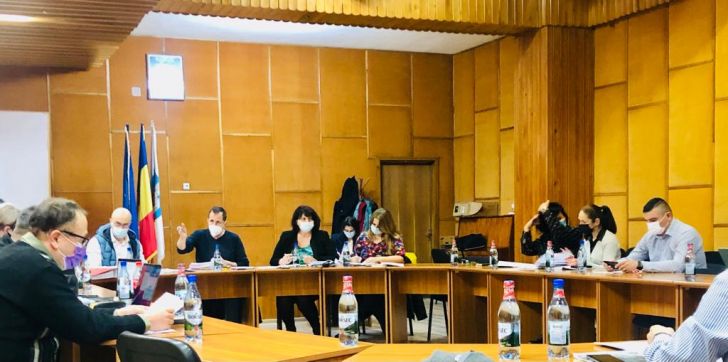 Închis într-un spital de psihiatrie pentru o farsă făcută pe Facebook