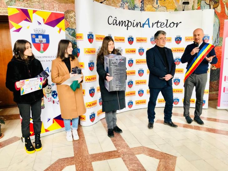 Câmpuri din România, invadate de cerbi lopătari