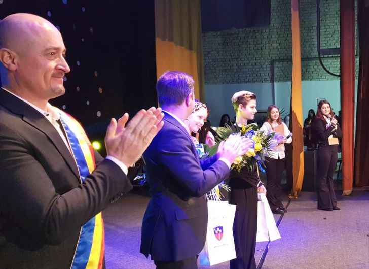 Principele Nicolae pedalează pentru a promova cititul