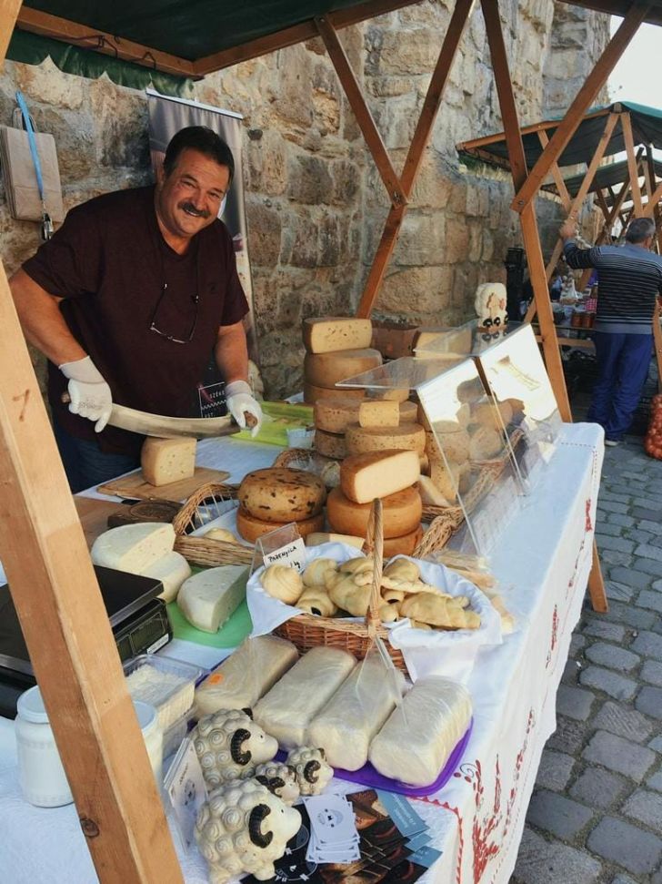 Locuri de muncă în construcții și industrie pentru români în străinătate