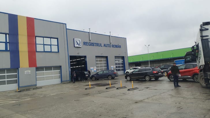 Doi copii răniţi într-un incendiu la Cavnic, aduşi la Bucureşti cu un elicopter