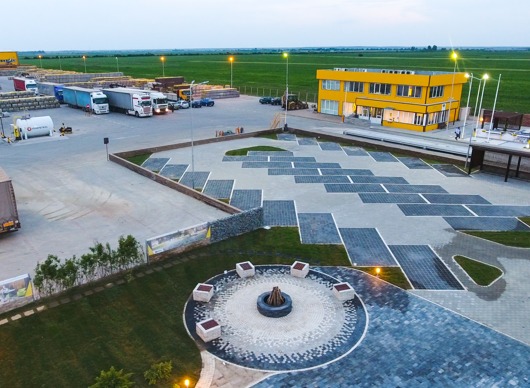 Dulceaţa de trandafiri făcută în România aduce un profit de 10.000 de euro