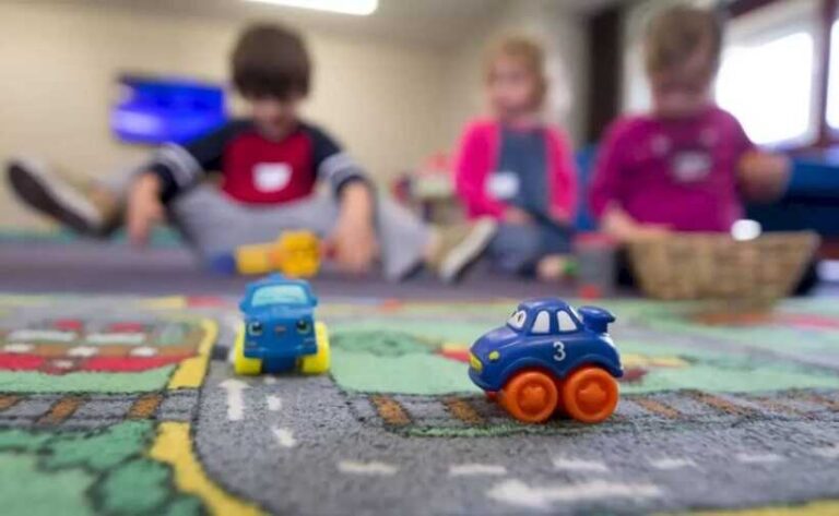 Veste dură pentru Brenda din Beverly Hills 90210