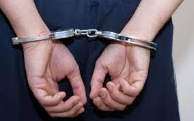 Bărbatul care și-ar fi înjunghiat fratele mai mic, prins de polițiștii ploieșteni
