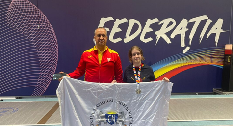 Antonia Stănescu, vicecampioană națională U13 la scrimă