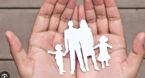 Condiții mai aspre pentru cei care vor să devină asistenții maternali