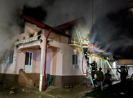 Incendiu devastator în comuna Cerașu, două locuințe distruse