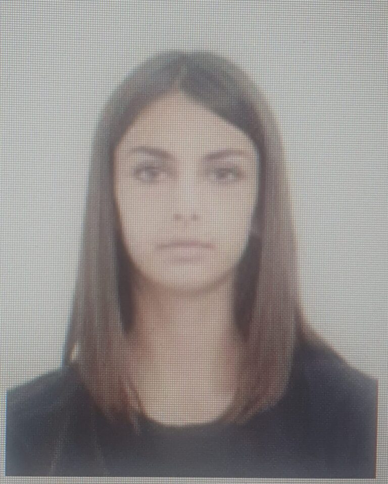 Alertă în Câmpina. O adolescentă de 15 ani a dispărut