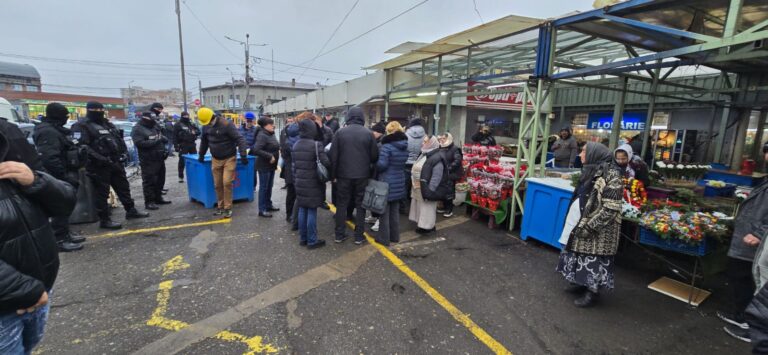 Controale în Halele Centrale din Ploiești. Comerțul ilegal sancționat cu amenzi și confiscări