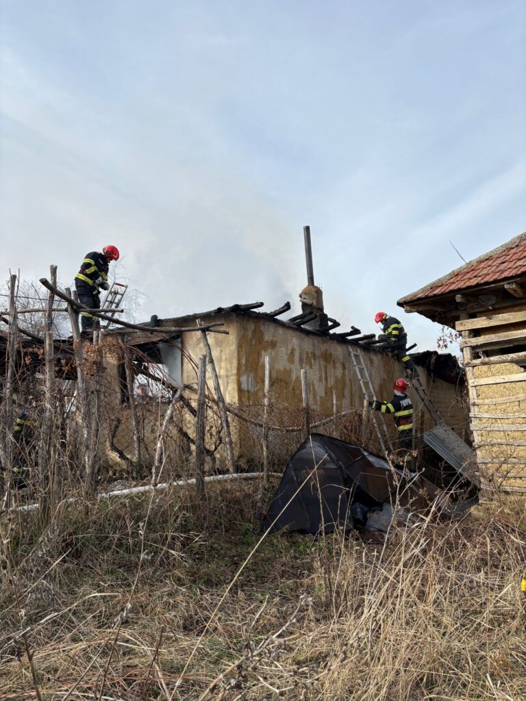 Tragedie în Salcia: Incendiu devastator soldat cu un mort