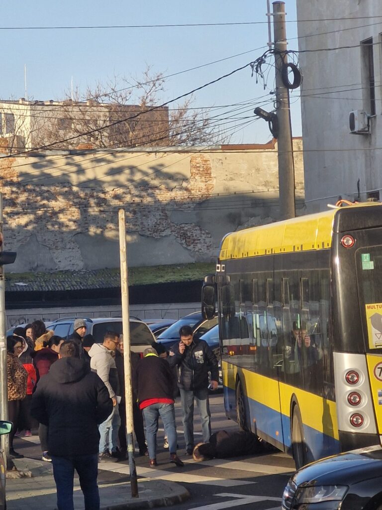 Femeie lovită de autobuz în zona Poșta mare Ploiești