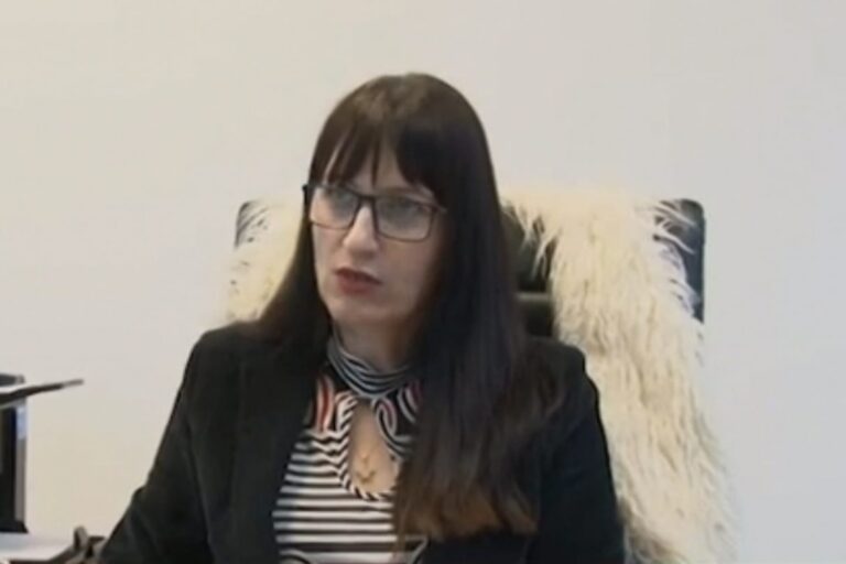 Simona Albu, nașa fostului primar Andrei Volosevici, sefă la DGASPC Prahova