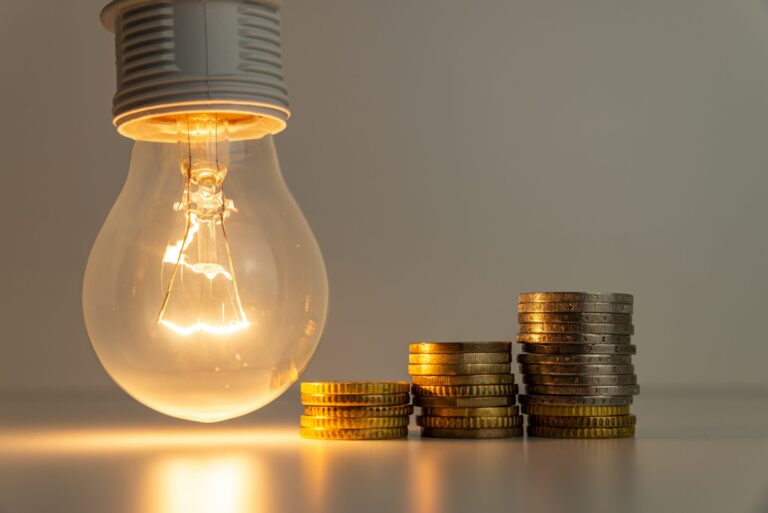 România implementează noi măsuri de sprijin pentru consumatorii vulnerabili în fața creșterii prețurilor la energie