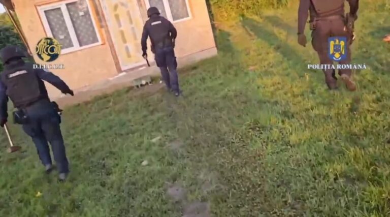 Copii transformați în surse de venit. Rețea de cerșetorie destructurată în Prahova