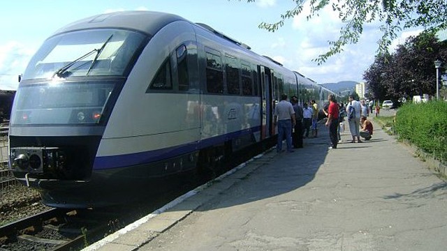 Vești bune pentru studenți. Reducere de 90% la tren, chiar dacă nu există gară în localitatea de domiciliu