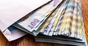 2026 aduce tăieri și înghețări pentru bugetari. Mai puțini bani pentru hrană și fără creșteri salariale