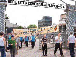 Muncitorii din pirotehnie de la Plopeni, la limită. Protest spontan în fabrică