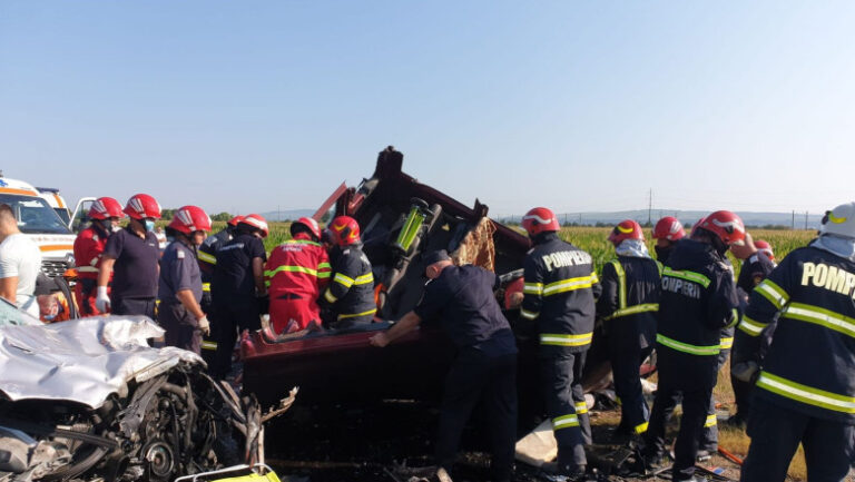 Un bărbat de 78 de ani și-a pierdut viața într-un accident rutier cumplit