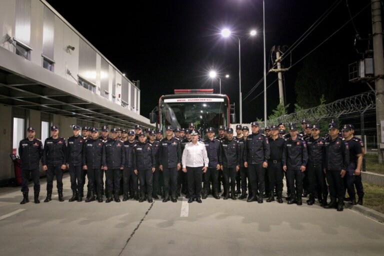 Pompierii români, misiune încheiată cu succes în Spania. S-au întors acasă după o săptămână de luptă cu focul/FOTO