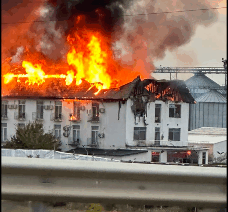 VIDEO Două tinere decedate într-un incendiu produs la un hotel din Tătărani (com Bărcănesti)